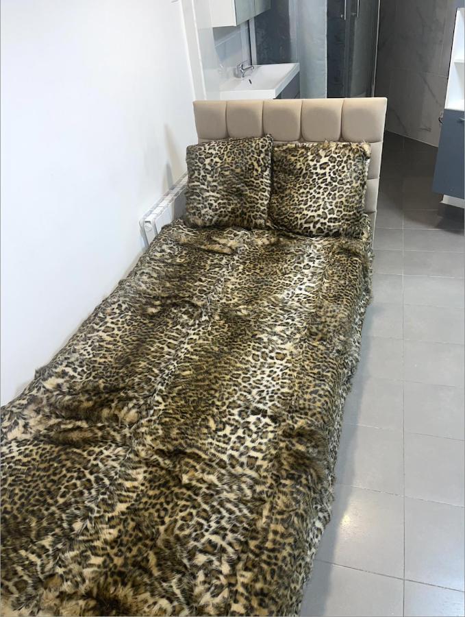 Jolie Appartement Avec 2 Chambres Partagees Parijs Buitenkant foto