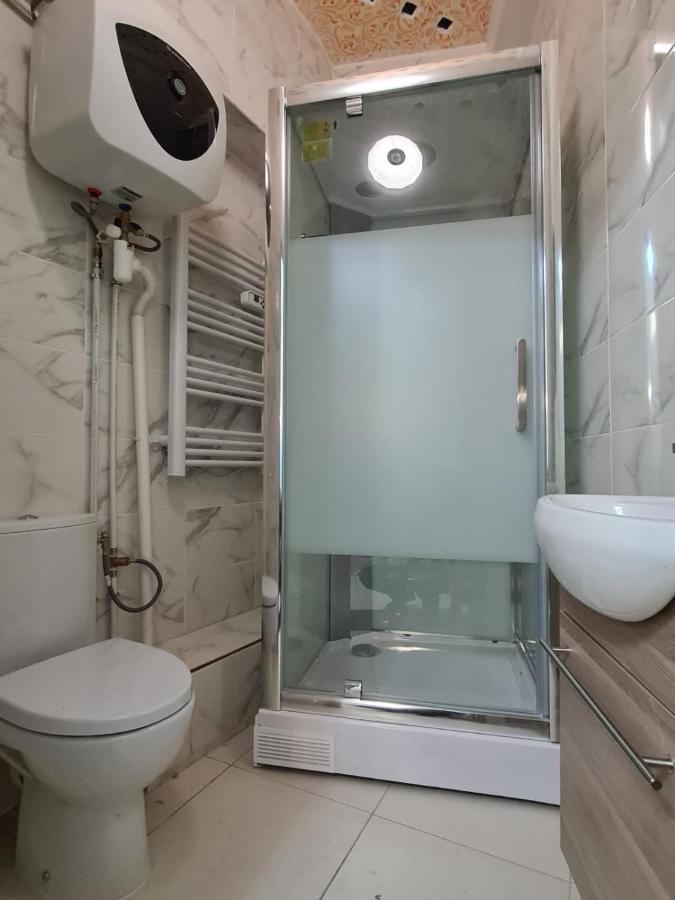Jolie Appartement Avec 2 Chambres Partagees Parijs Buitenkant foto